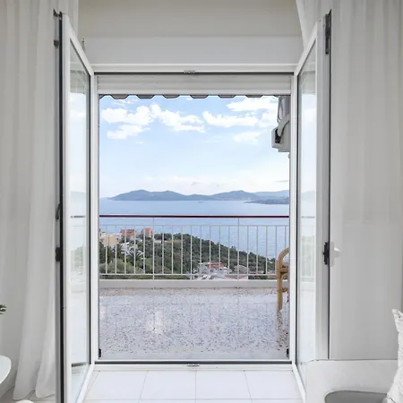 Mimoza's Sea View PalaiónTsiflíkion