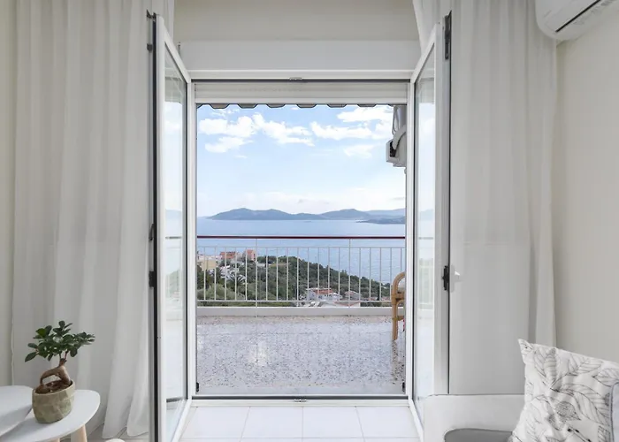 Mimoza's Sea View PalaiónTsiflíkion